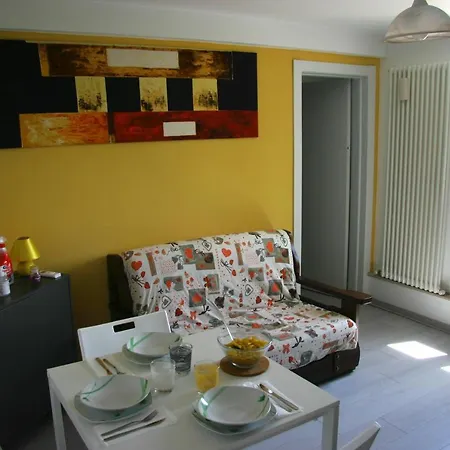 Lilli 3 Apartment
