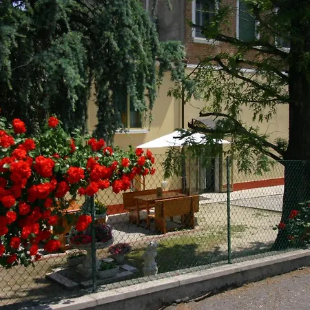 Lilli 3 Apartment